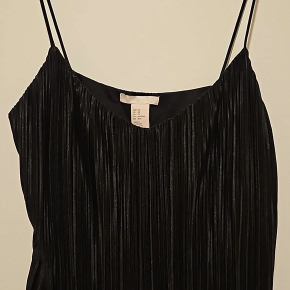 H&M Ribbes Tank - Picture 3 of 3